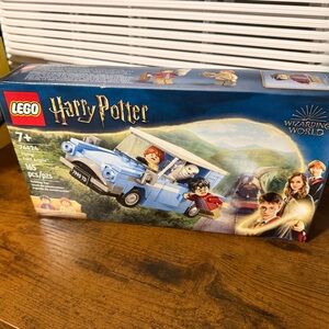NEW LEGO Harry Potter Enchanted Car Set